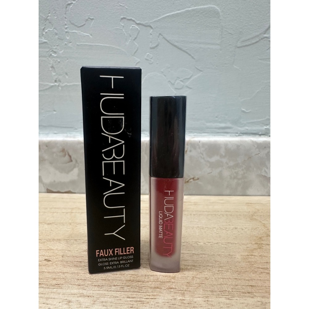 2 HUDA BEAUTY FAUX FILLER EXTRA SHINE GLOSS LIQUID MATTE LIPS MISS AMERICA 3001‎